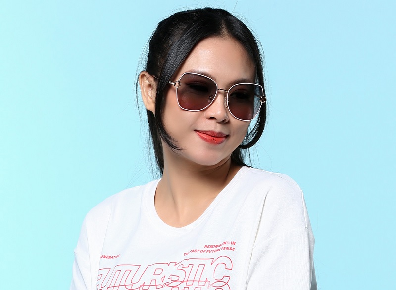 Gọng kính hình bướm